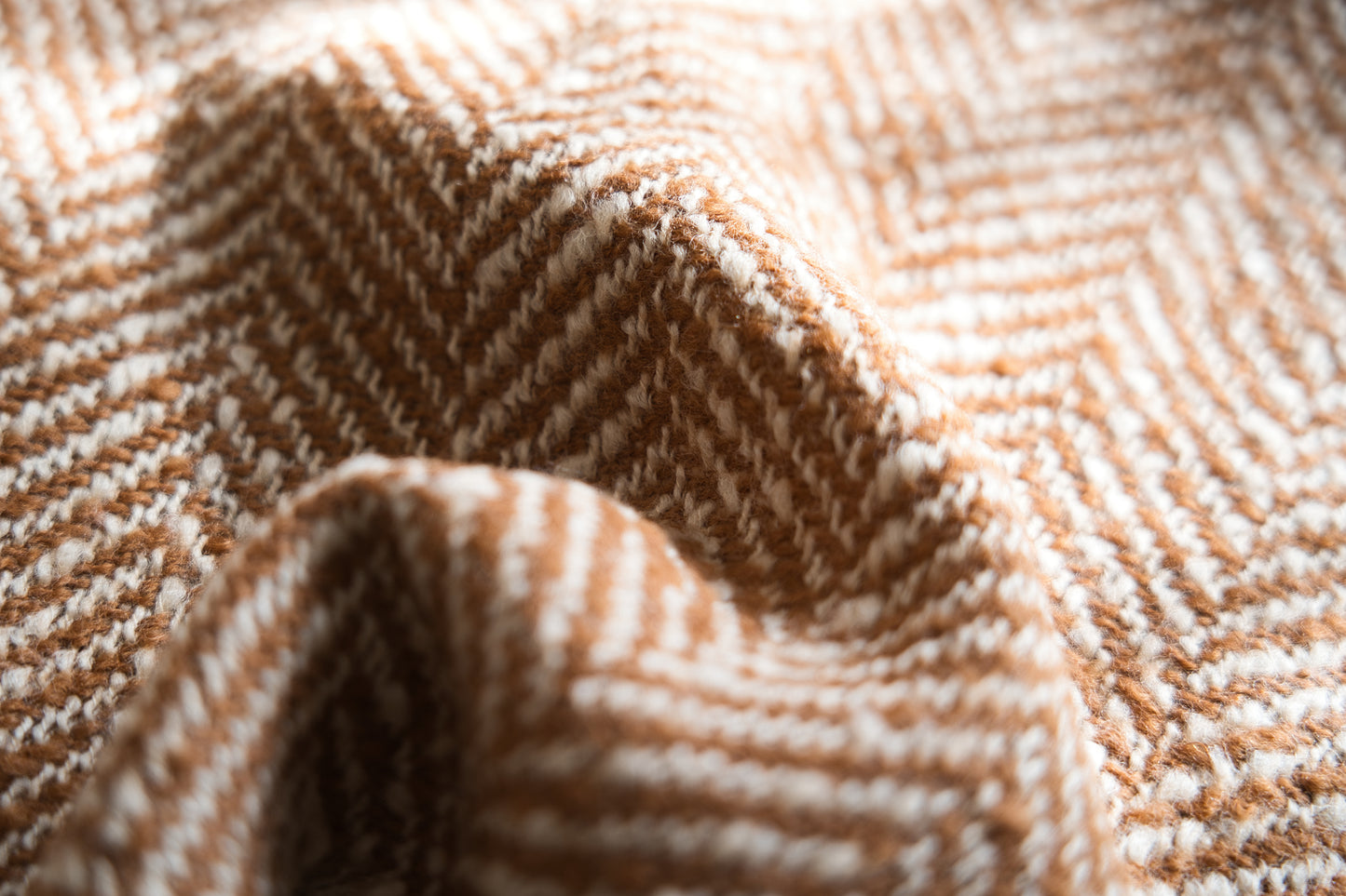 Roving Wool Stole/Gold Brown