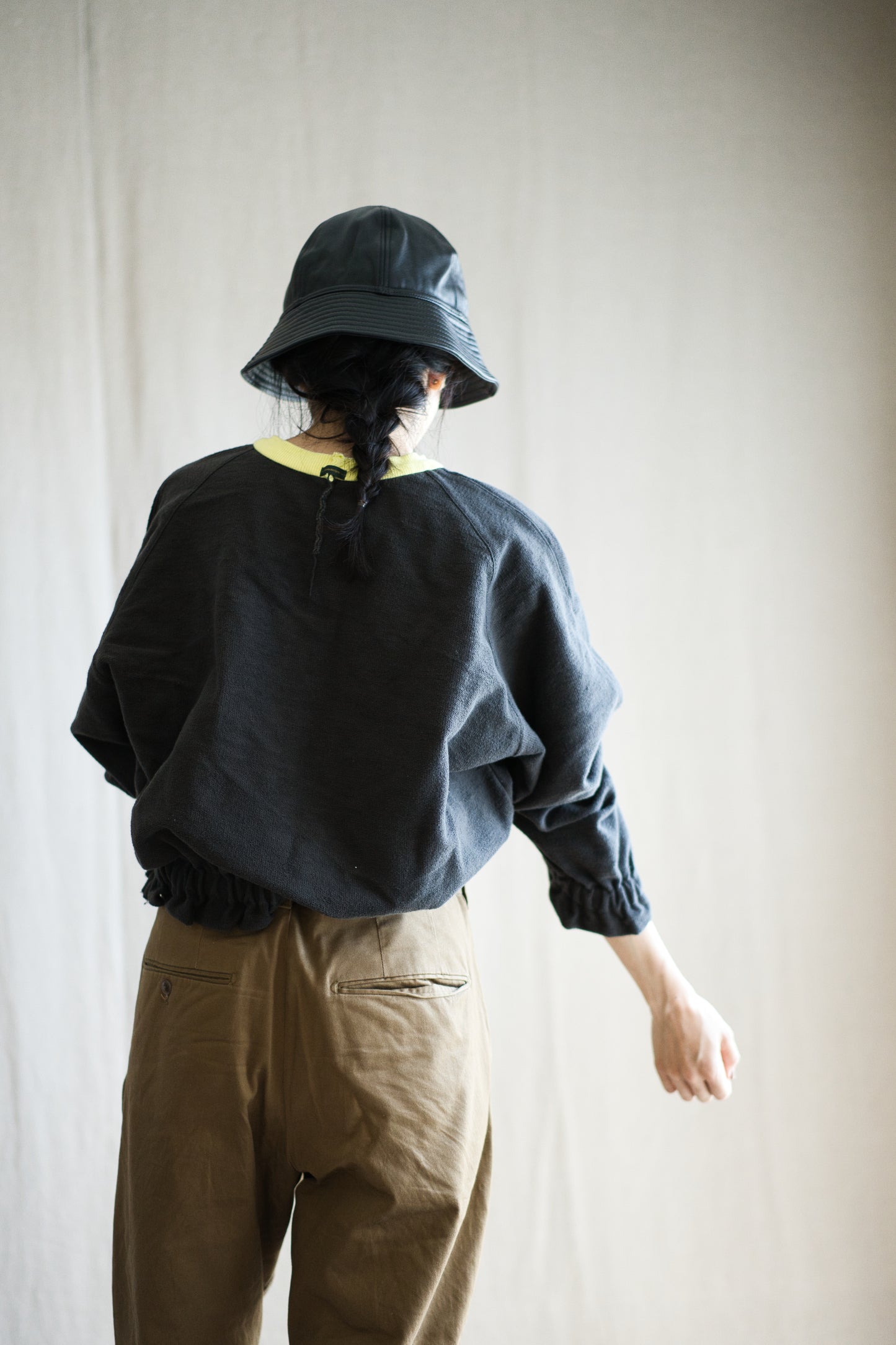 ハード裏毛スウェット/Hard lined sweatshirt/Charcoal gray-Yellow