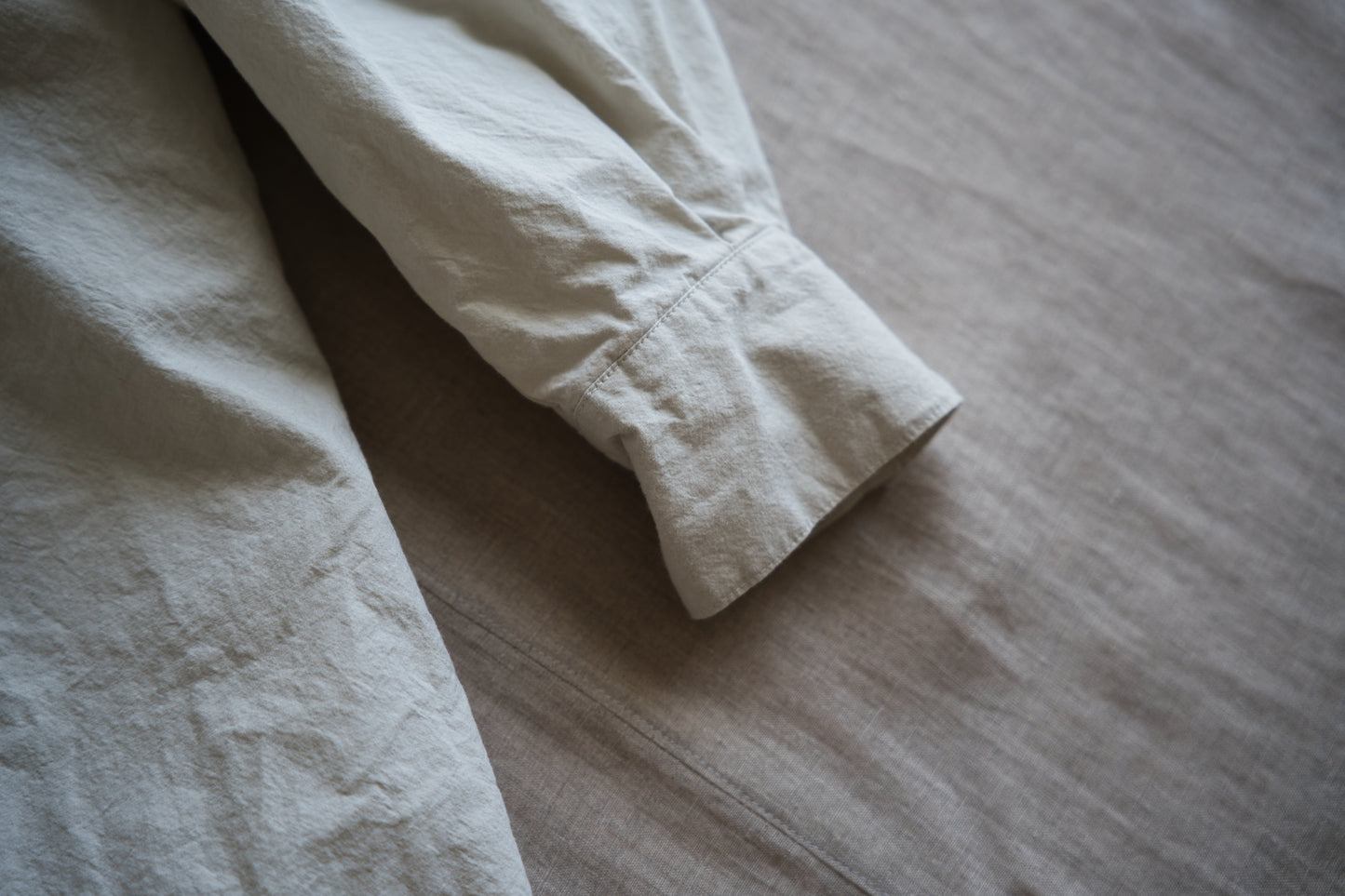 高密度タイプライターコットンシャツ/ Typewriter cotton shirts/Light Gray