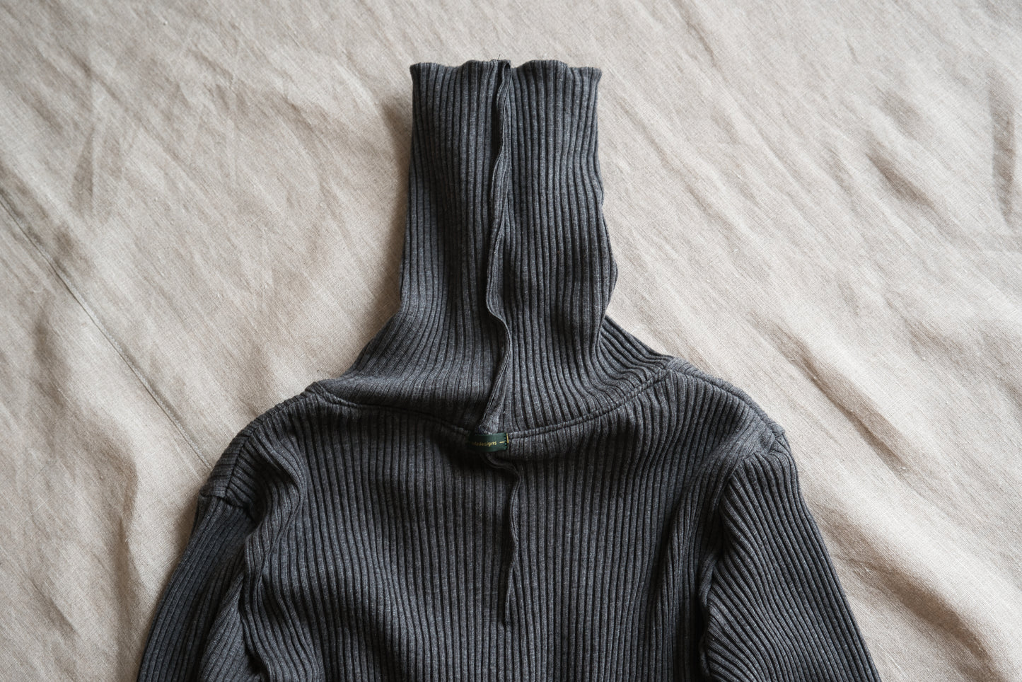 YAK WOOL COTTON Rib-knit Turtle-neck＆Frill/Khaki