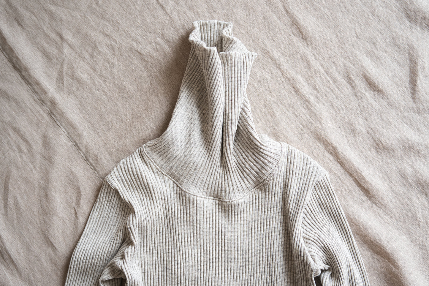 YAK WOOL COTTON Rib-knit Turtle-neck＆Frill/Oatmeal