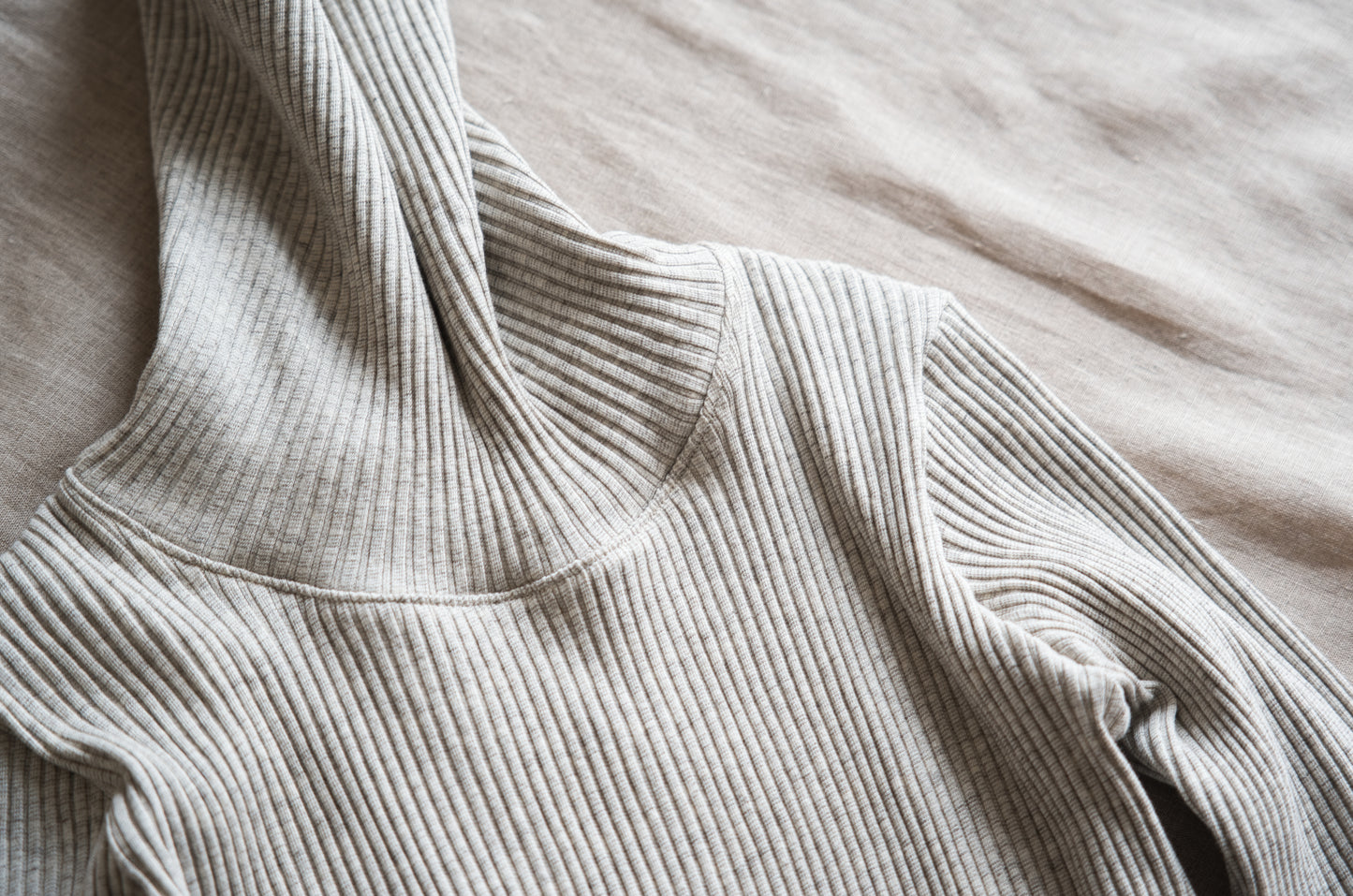 YAK WOOL COTTON Rib-knit Turtle-neck＆Frill/Oatmeal