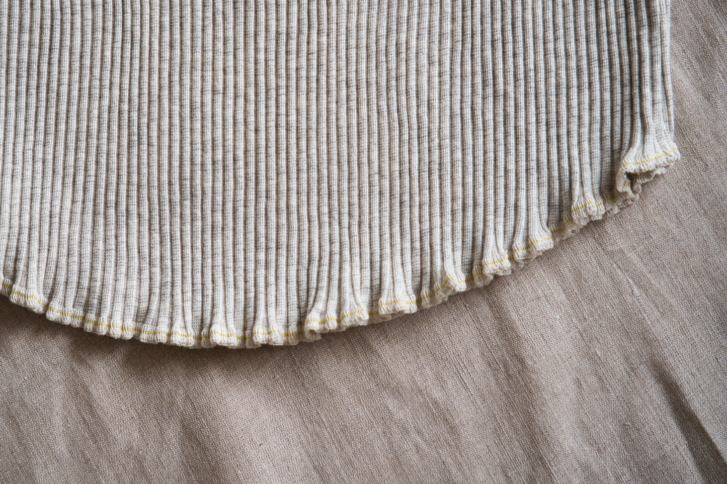 YAK WOOL COTTON Rib-knit Turtle-neck＆Frill/Oatmeal