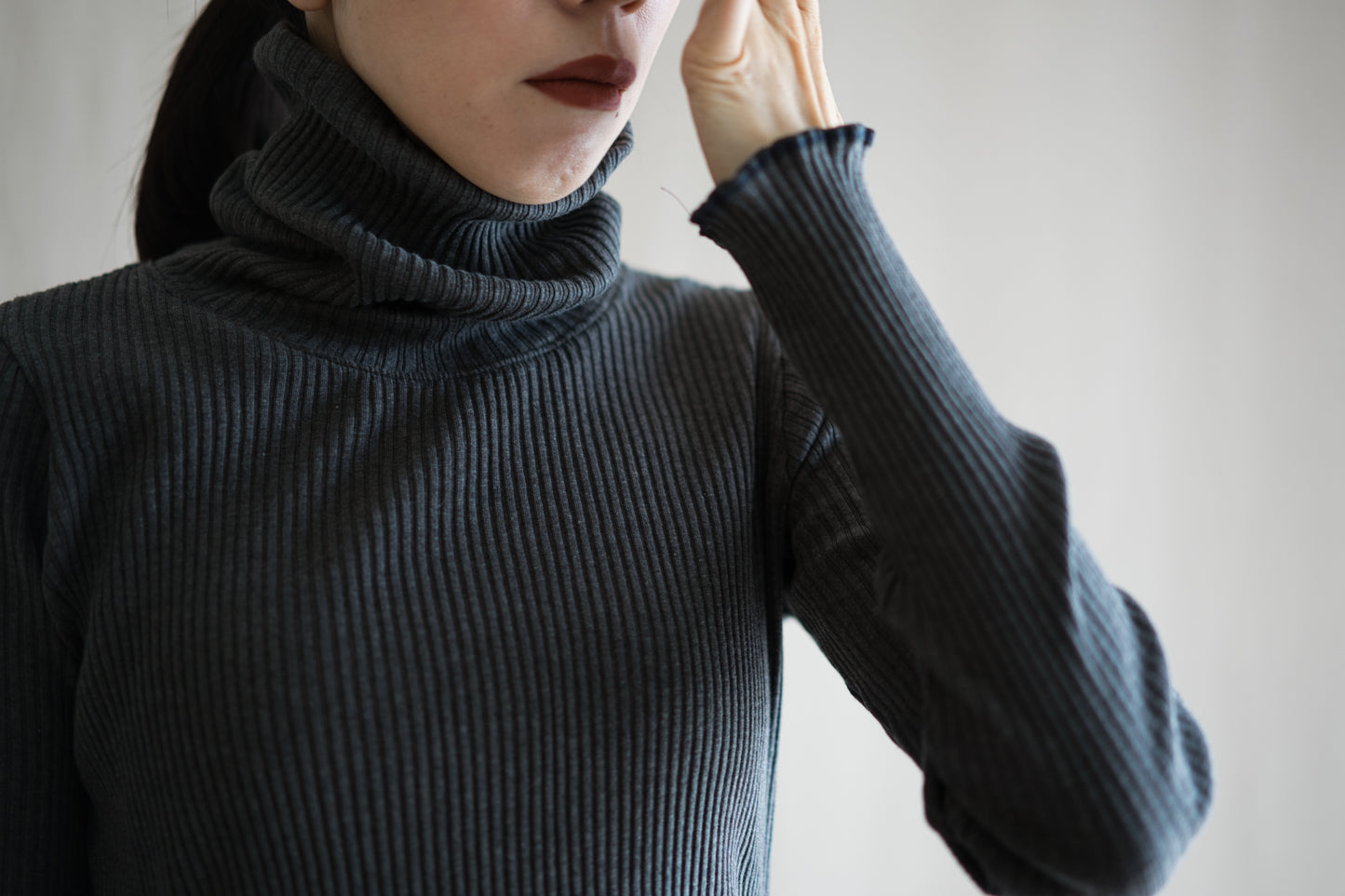 YAK WOOL COTTON Rib-knit Turtle-neck＆Frill/Khaki