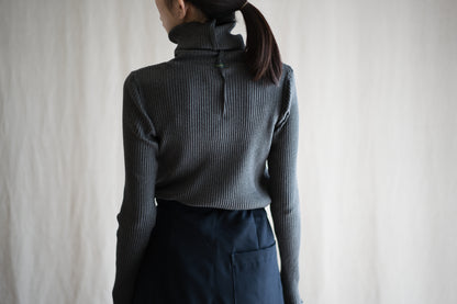 YAK WOOL COTTON Rib-knit Turtle-neck＆Frill/Khaki