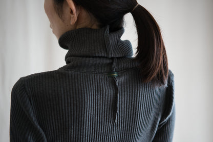 YAK WOOL COTTON Rib-knit Turtle-neck＆Frill/Khaki