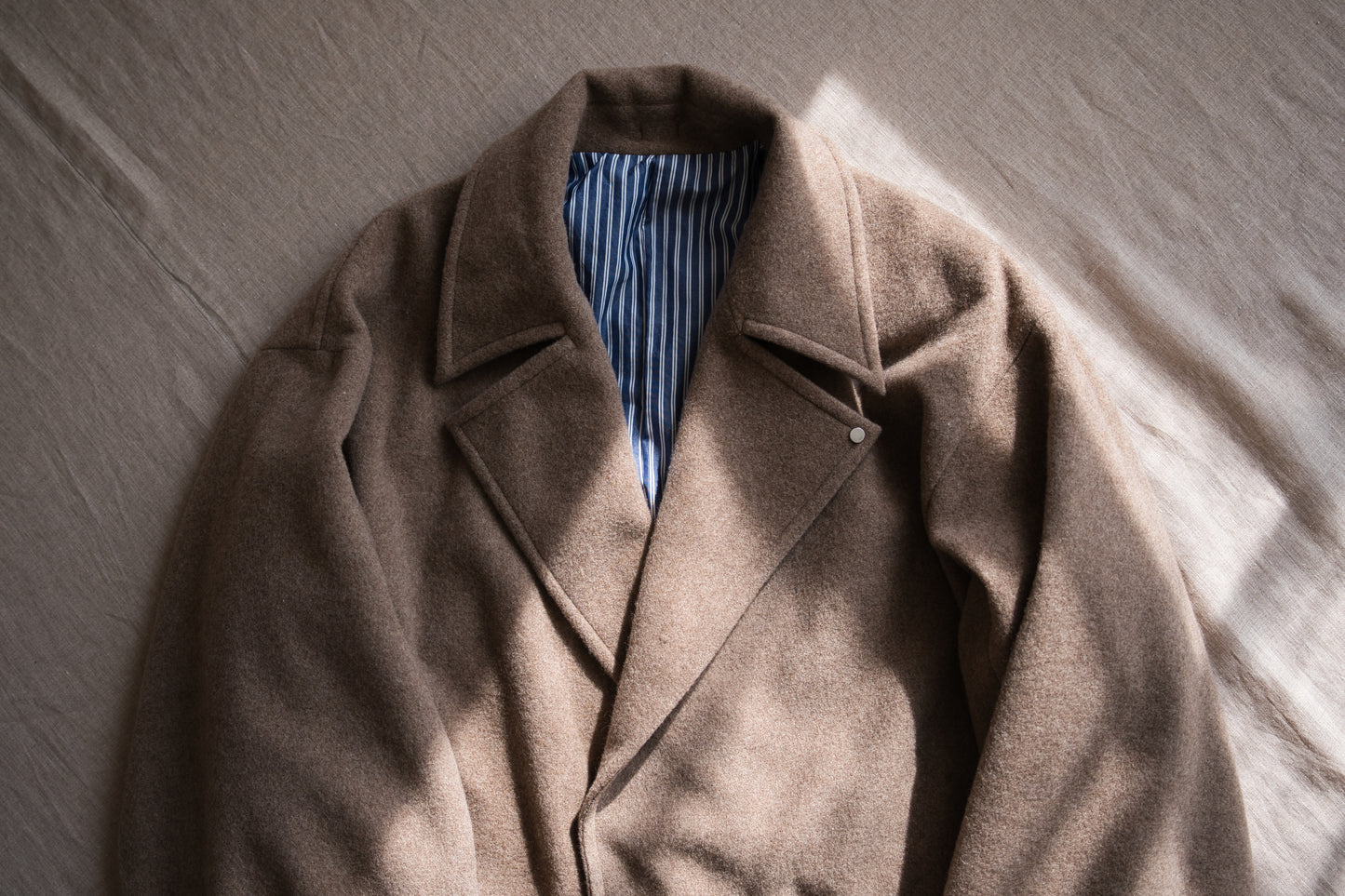 Moss Wool Chester Coat/Mottled Beige