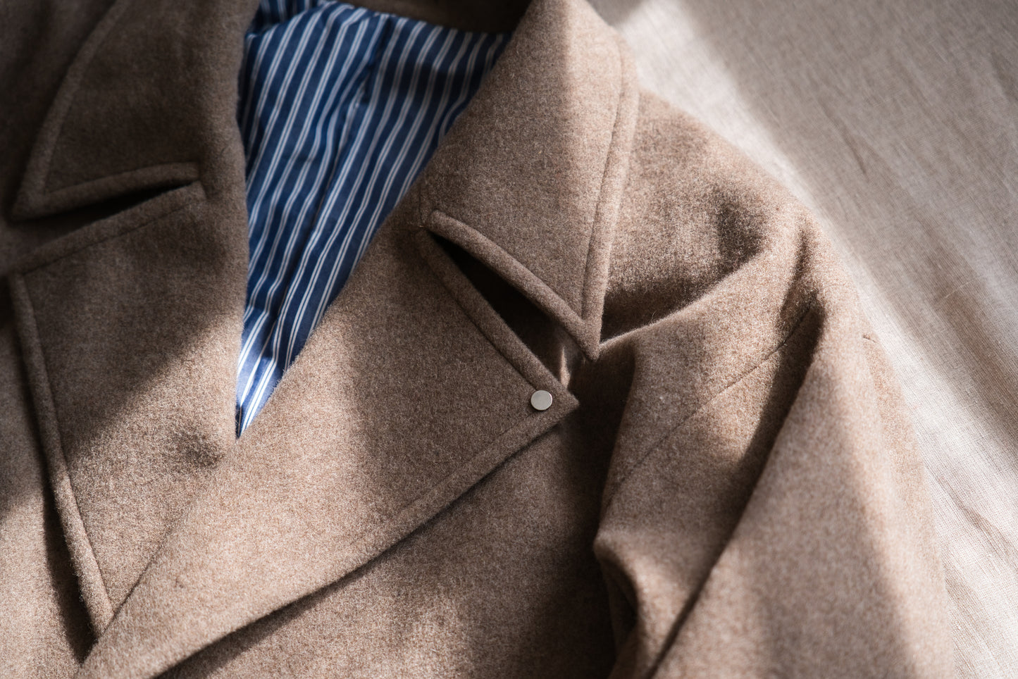 Moss Wool Chester Coat/Mottled Beige