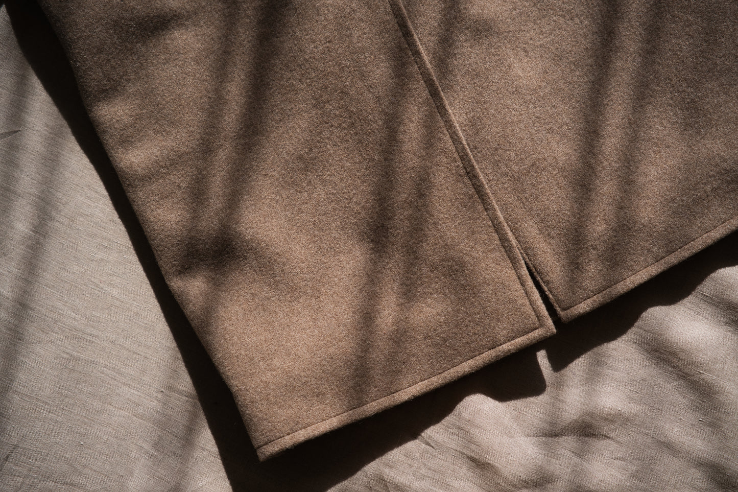 Moss Wool Chester Coat/Mottled Beige