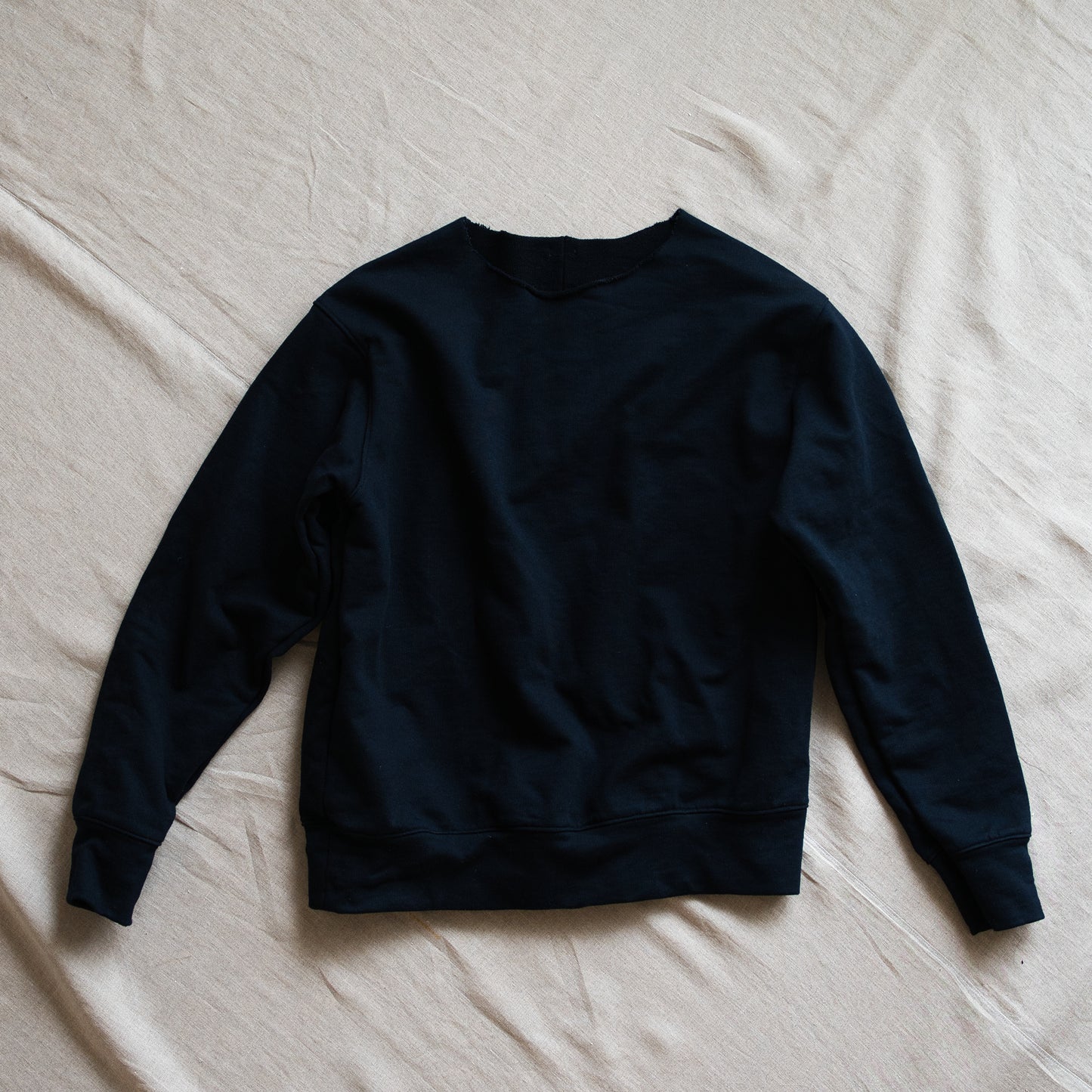 シルキーコットンクルースウェット/Silky Cotton Crew Sweatshirt/Nighttime Navy