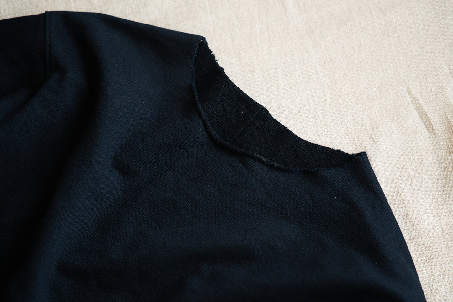 シルキーコットンクルースウェット/Silky Cotton Crew Sweatshirt/Nighttime Navy