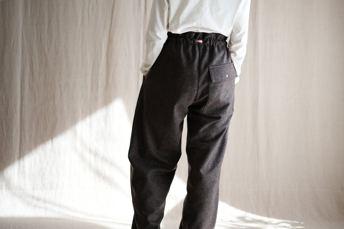 縮絨ウールイージーパンツ/Milled Wool loose-fit pants/Heather Dark Brown