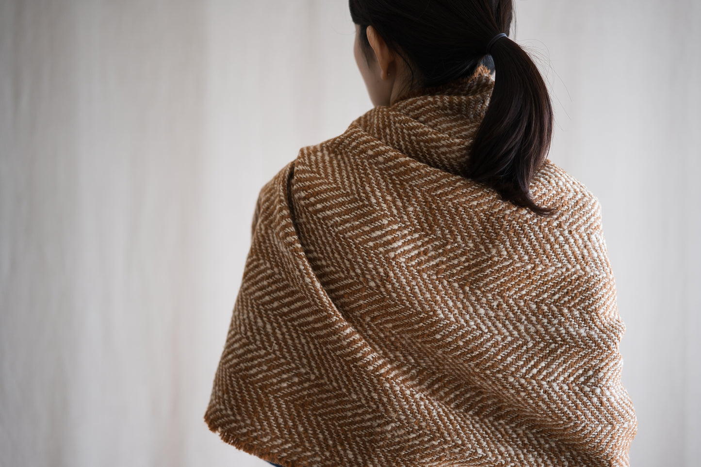 Roving Wool Stole/Gold Brown