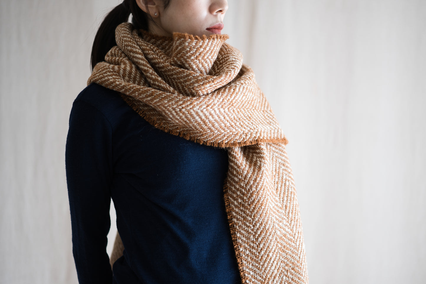 Roving Wool Stole/Gold Brown