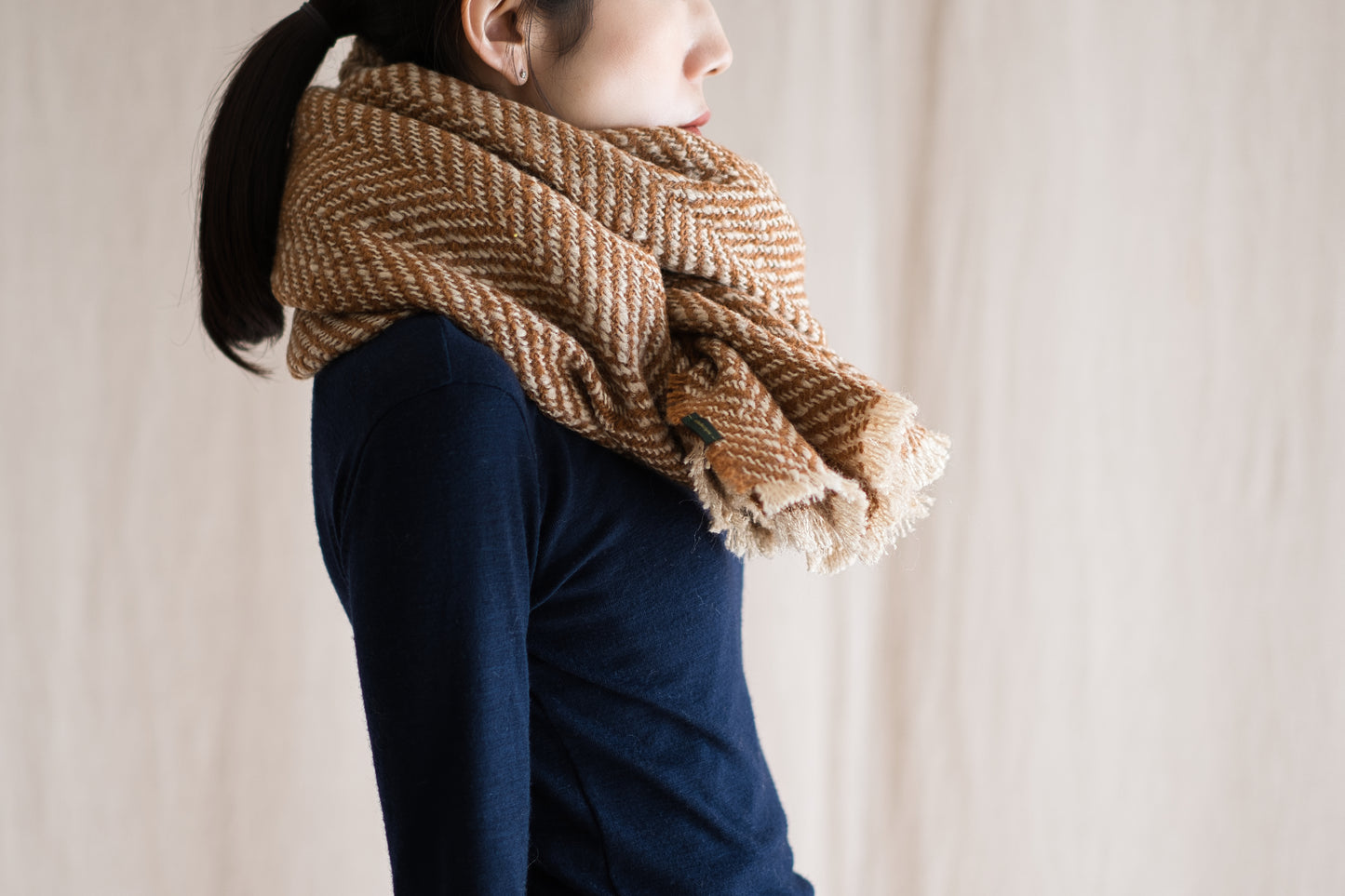 Roving Wool Stole/Gold Brown
