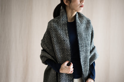 Roving Wool Stole/Monochrome