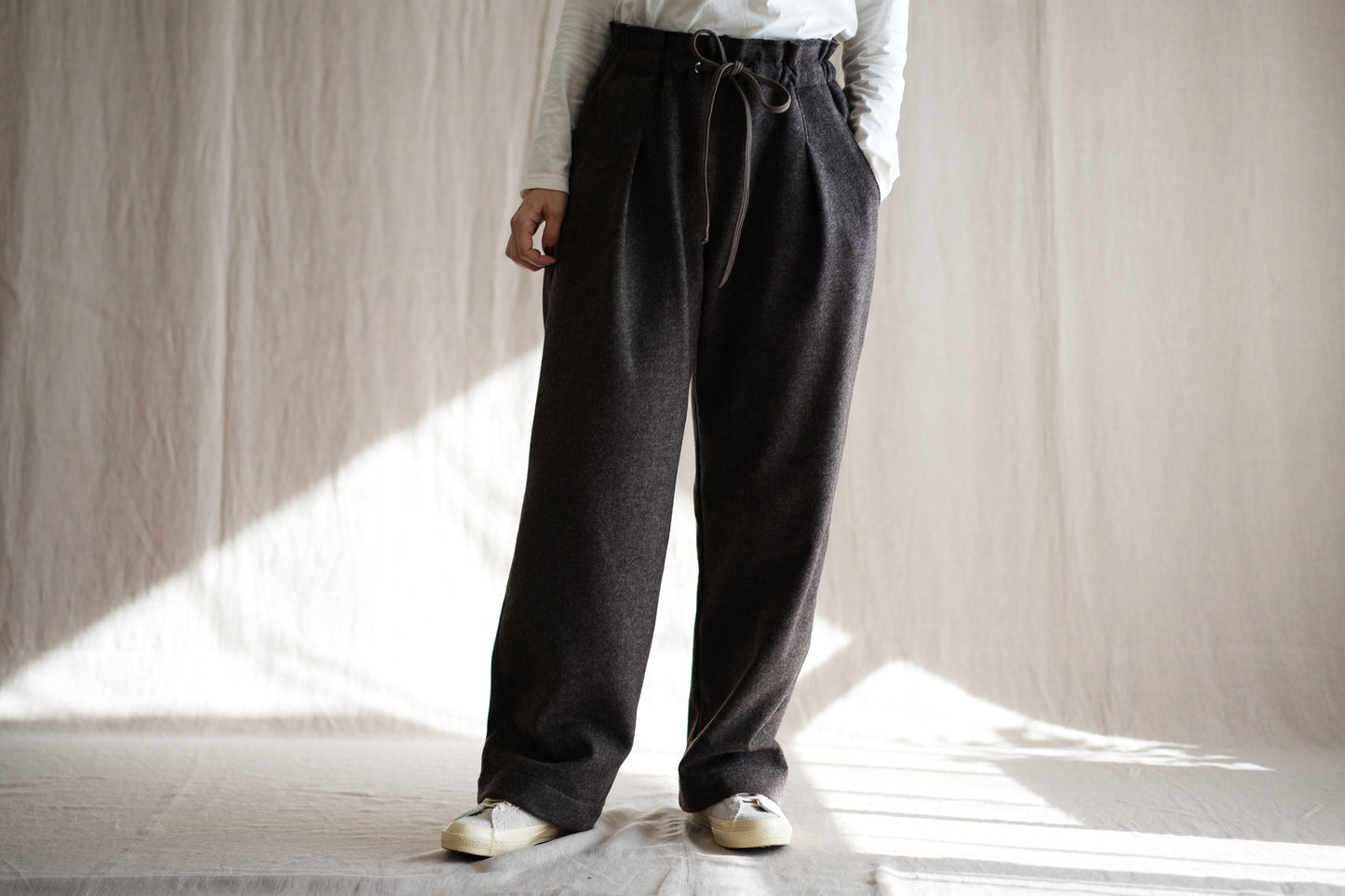 縮絨ウールイージーパンツ/Milled Wool loose-fit pants/Heather Dark Brown