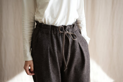 縮絨ウールイージーパンツ/Milled Wool loose-fit pants/Heather Dark Brown