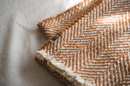 Roving Wool Stole/Gold Brown