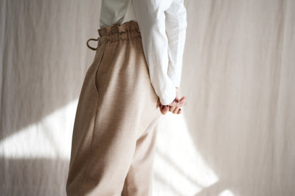 縮絨ウールイージーパンツ/Milled Wool loose-fit pants/Heather Beige