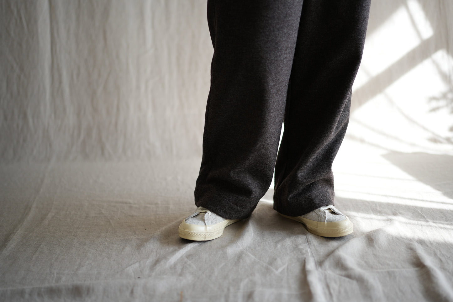 縮絨ウールイージーパンツ/Milled Wool loose-fit pants/Heather Dark Brown