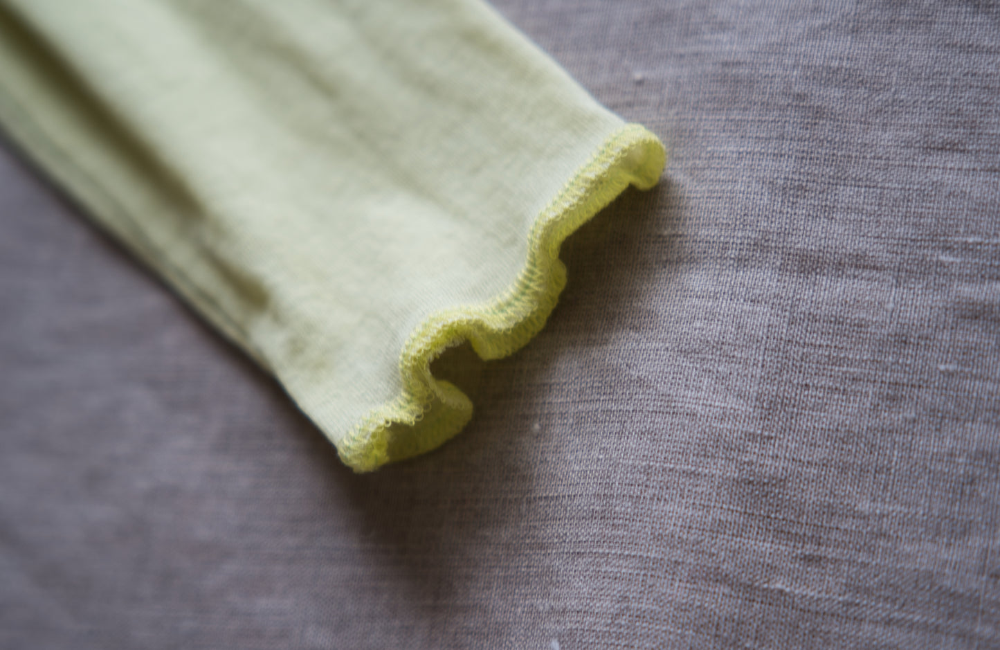 Sheer Rib Crew neck Long-Sleeved T/Lime Yellow