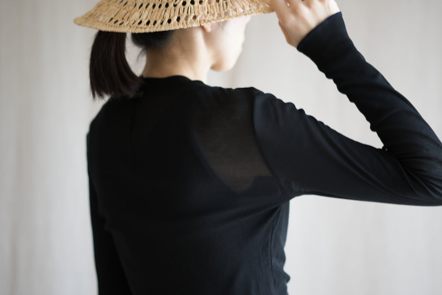 Sheer Rib Crew neck Long-Sleeved T/Black