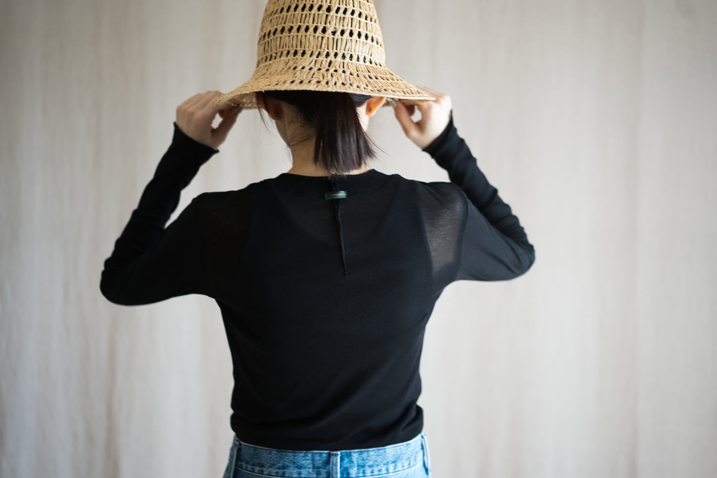 Sheer Rib Crew neck Long-Sleeved T/Black