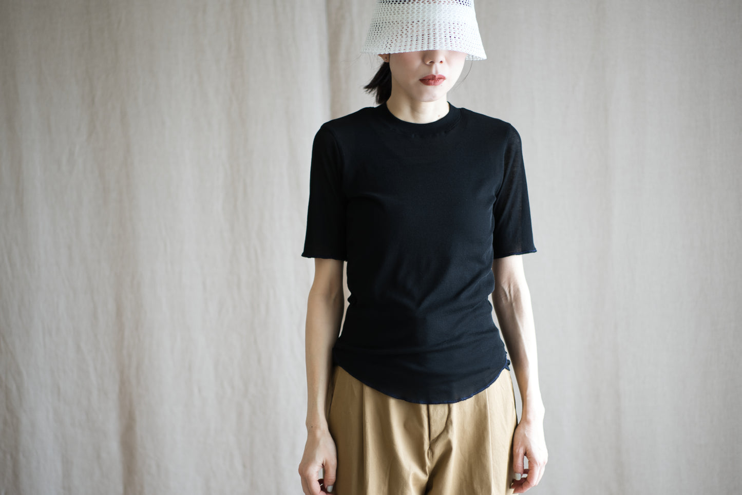 Sheer Rib Crew neck Half-Sleeved T/Black
