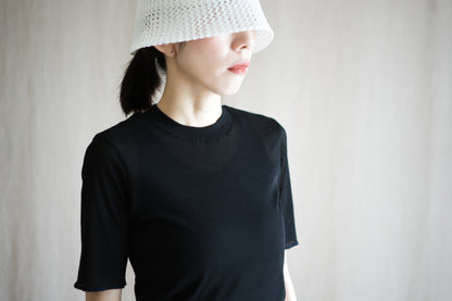 Sheer Rib Crew neck Half-Sleeved T/Black