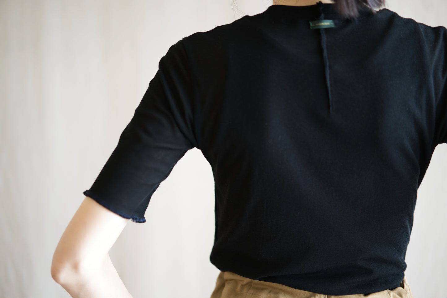 Sheer Rib Crew neck Half-Sleeved T/Black