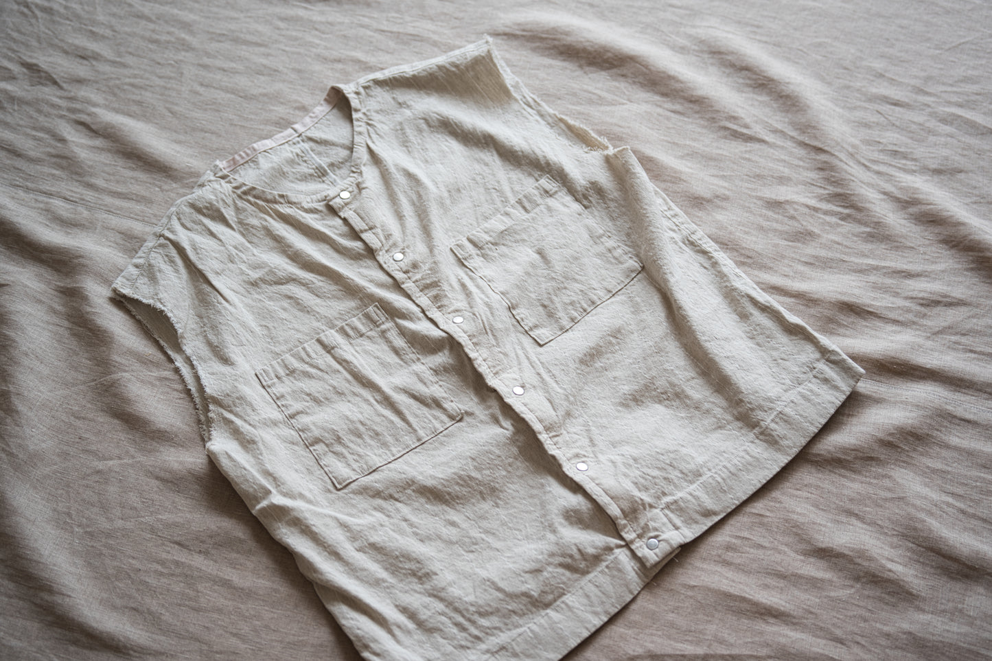 Linen Rayon Pinstripes Sleeveless/Ecru(White Pins)