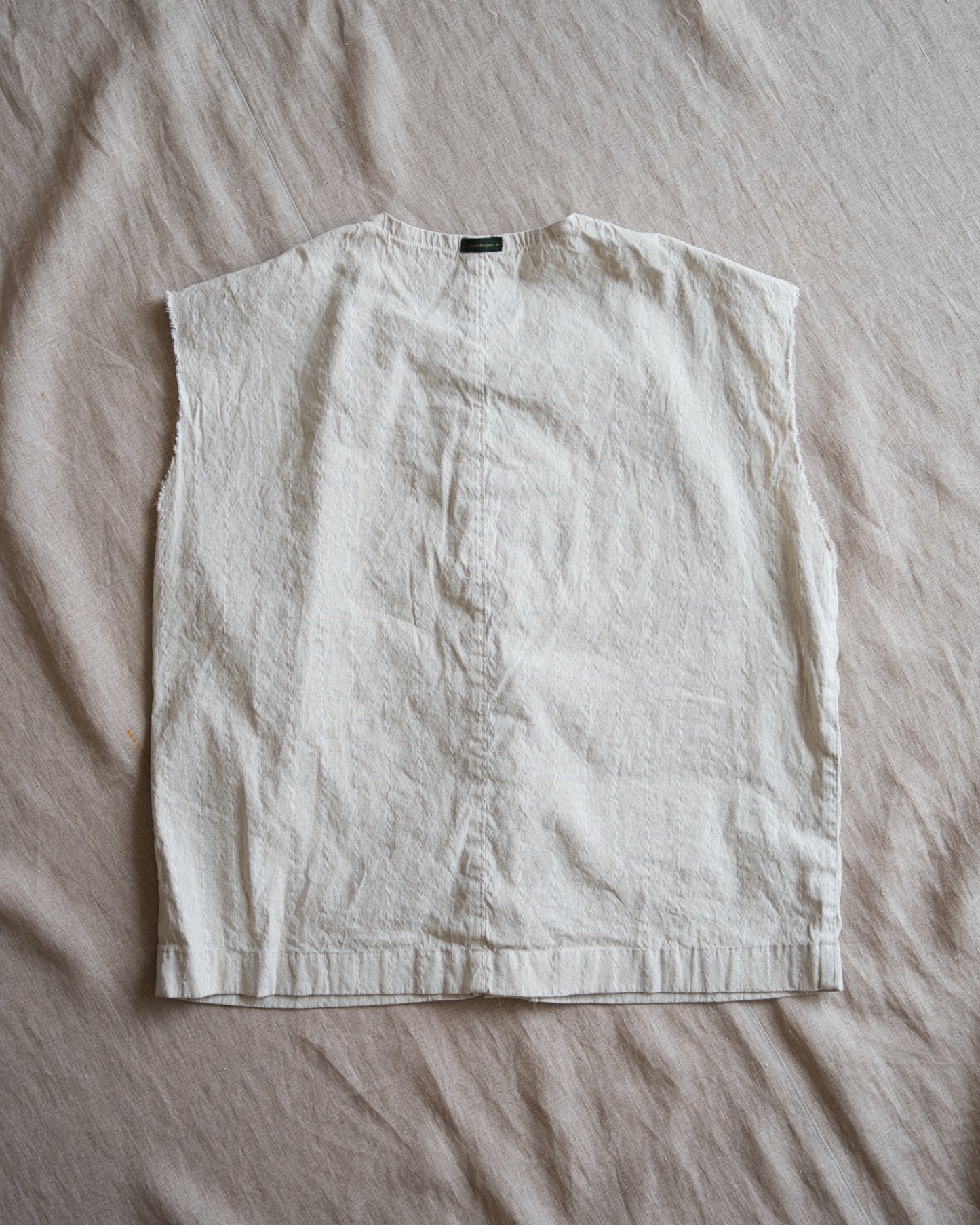 Linen Rayon Pinstripes Sleeveless/Ecru(White Pins)