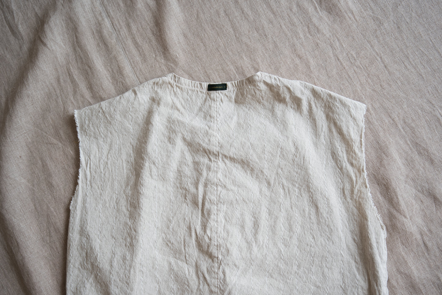 Linen Rayon Pinstripes Sleeveless/Ecru(White Pins)