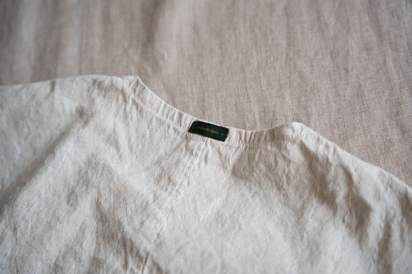 Linen Rayon Pinstripes Sleeveless/Ecru(White Pins)