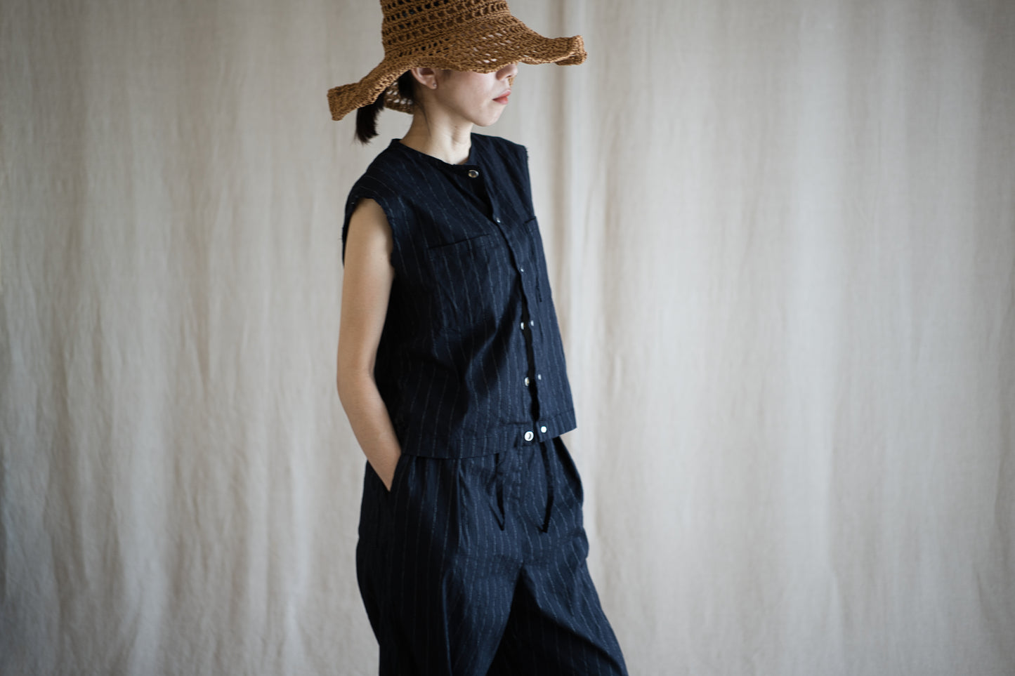 Linen Rayon Pinstripes Sleeveless/Midnight Navy(White Pins)