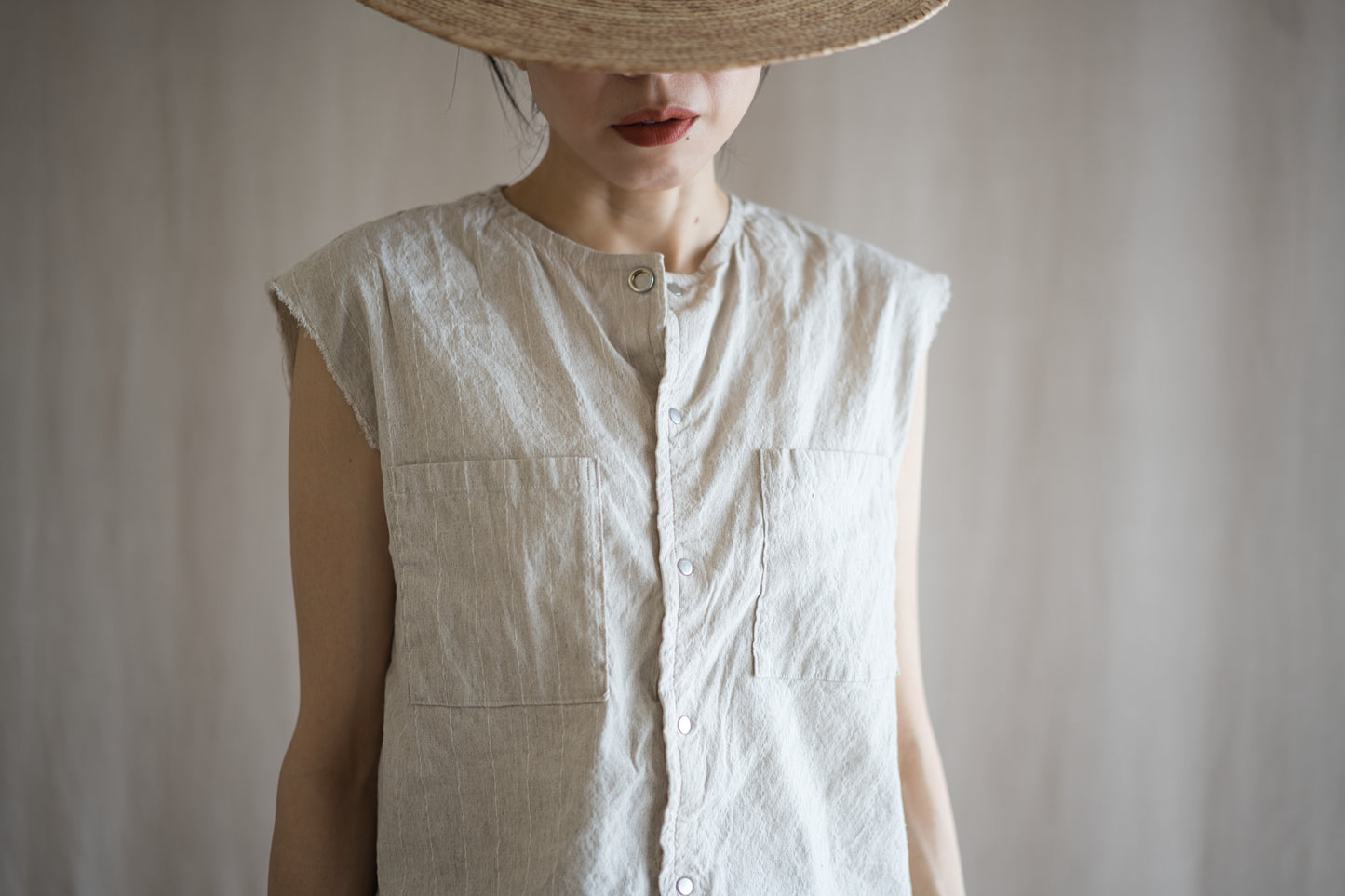 Linen Rayon Pinstripes Sleeveless/Ecru(White Pins)