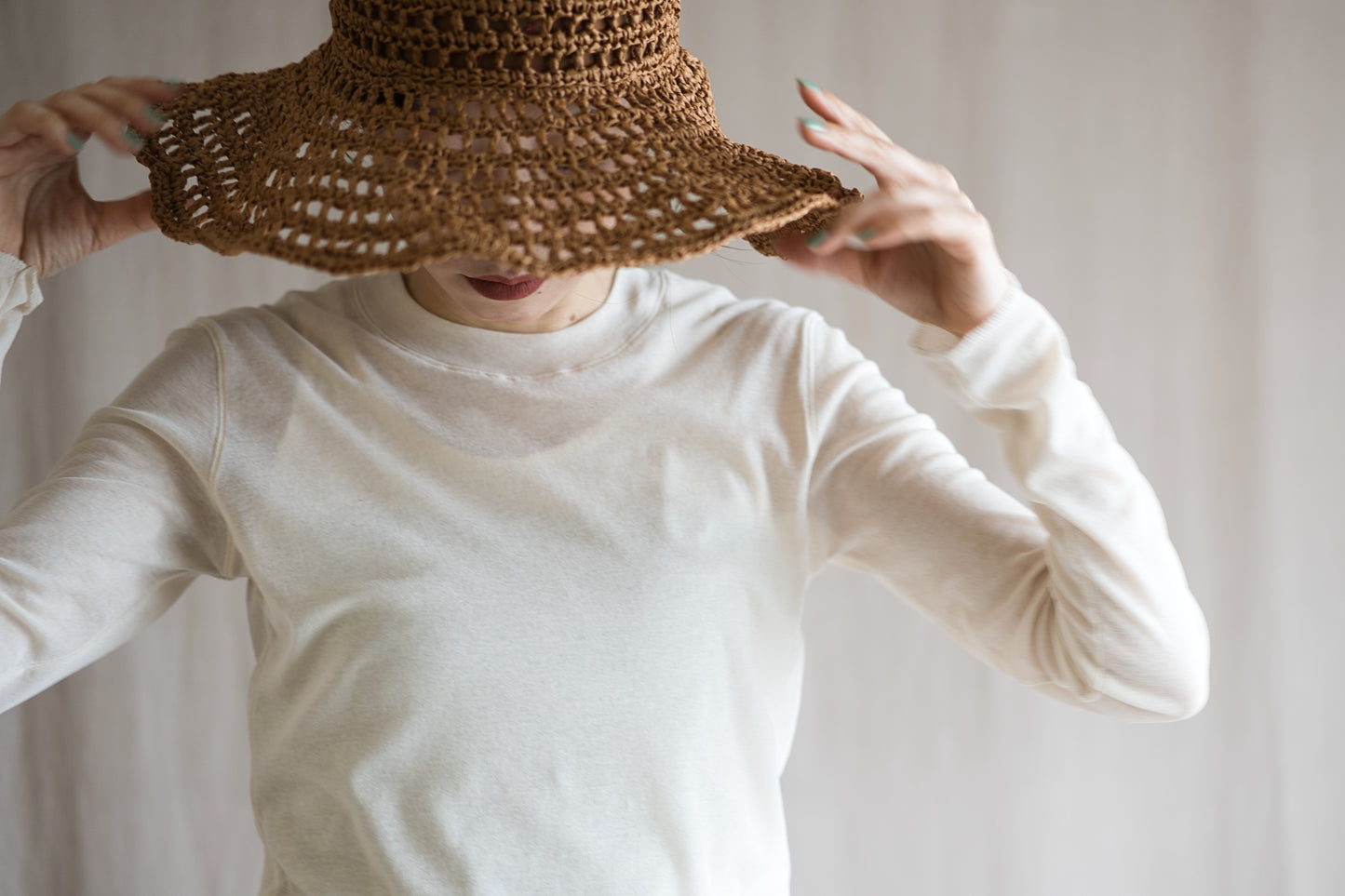 シアーリブクルーロングT/Sheer Rib Crewneck Long-Sleeved T/White Chalk