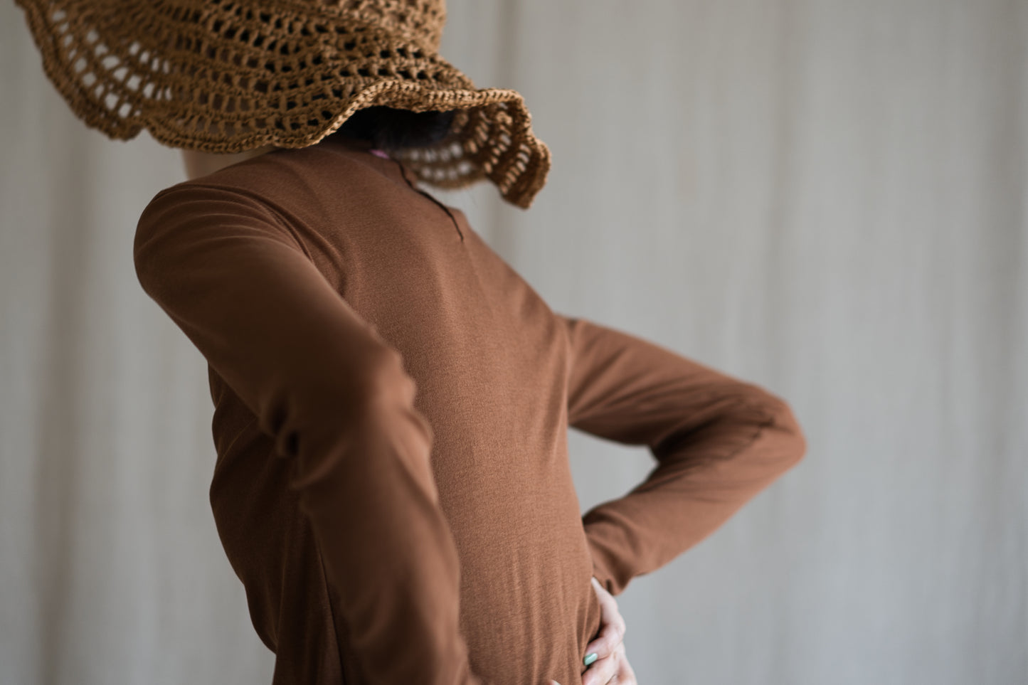 シアーリブクルーロングT/Sheer Rib Crewneck Long-Sleeved T/Rich Camel