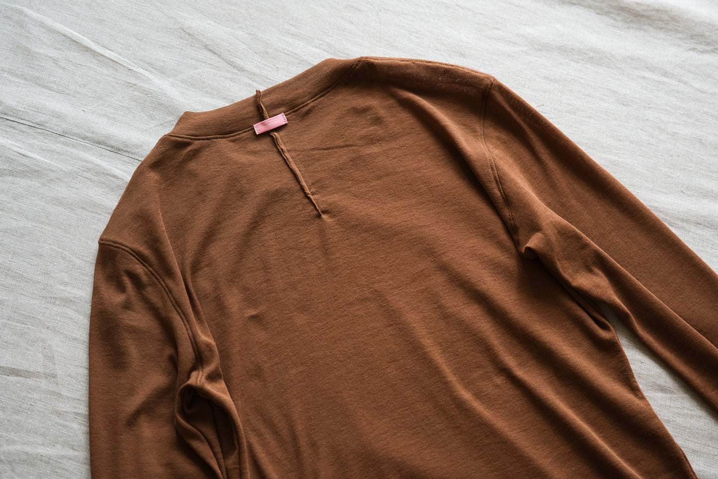 シアーリブクルーロングT/Sheer Rib Crewneck Long-Sleeved T/Rich Camel