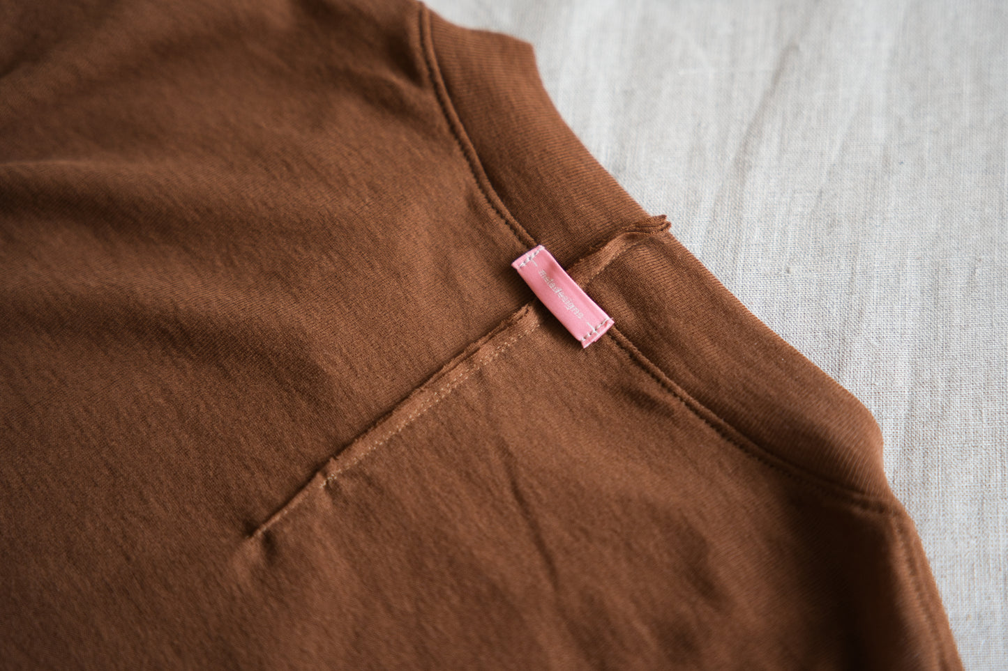 シアーリブクルーロングT/Sheer Rib Crewneck Long-Sleeved T/Rich Camel