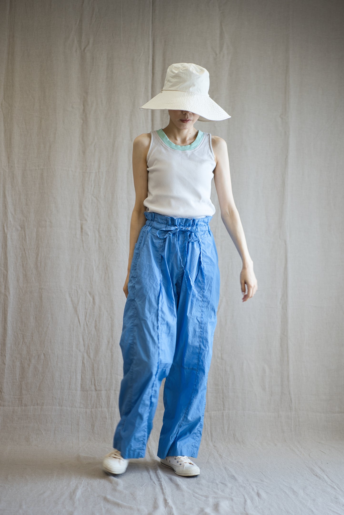 100番手タイプライターイージーパンツ/Superfine cotton loose-fitting pants/Royal blue