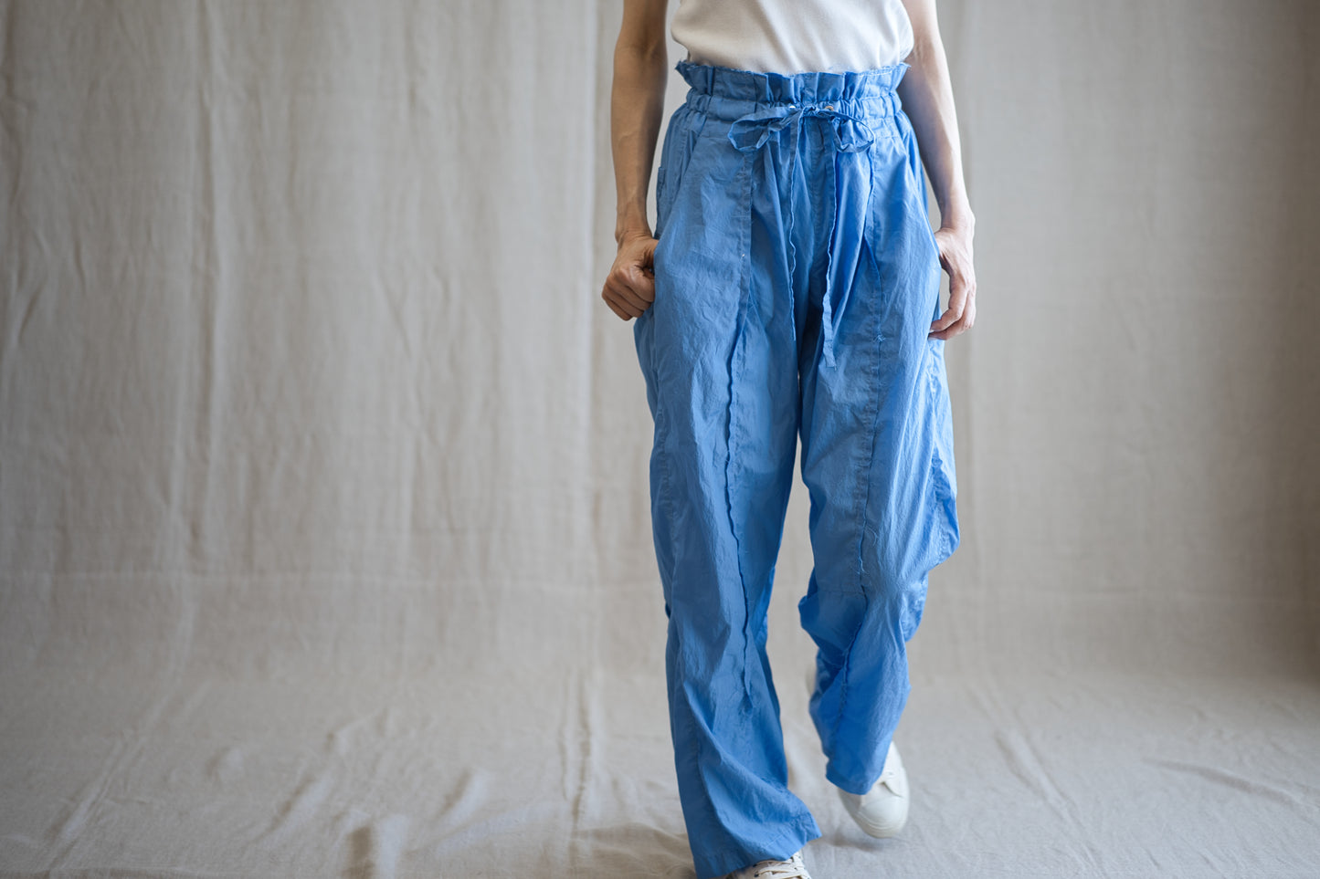 100番手タイプライターイージーパンツ/Superfine cotton loose-fitting pants/Royal blue