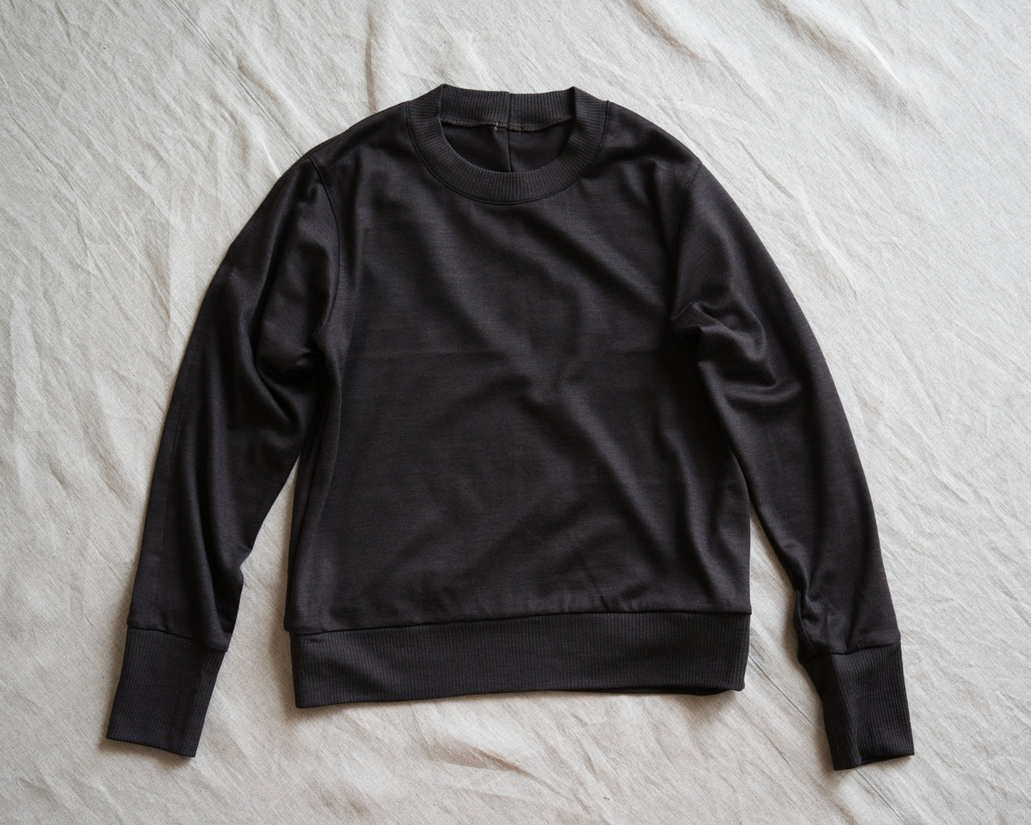 Superior Wool Crew-Neck/Dark Chocolate