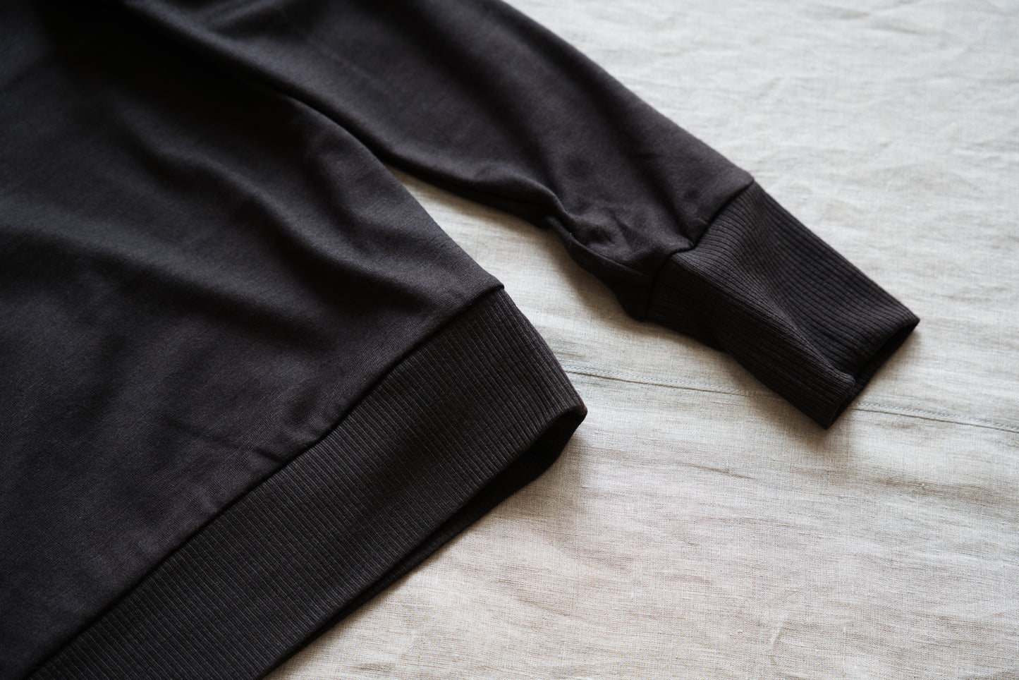 Superior Wool Crew-Neck/Dark Chocolate