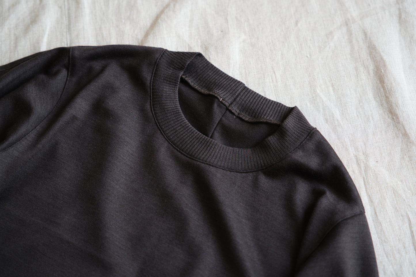 Superior Wool Crew-Neck/Dark Chocolate