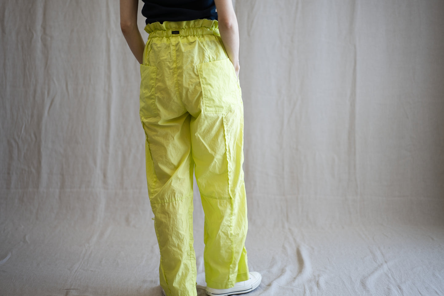 100番手タイプライターイージーパンツ/Superfine cotton loose-fitting pants/Lime green