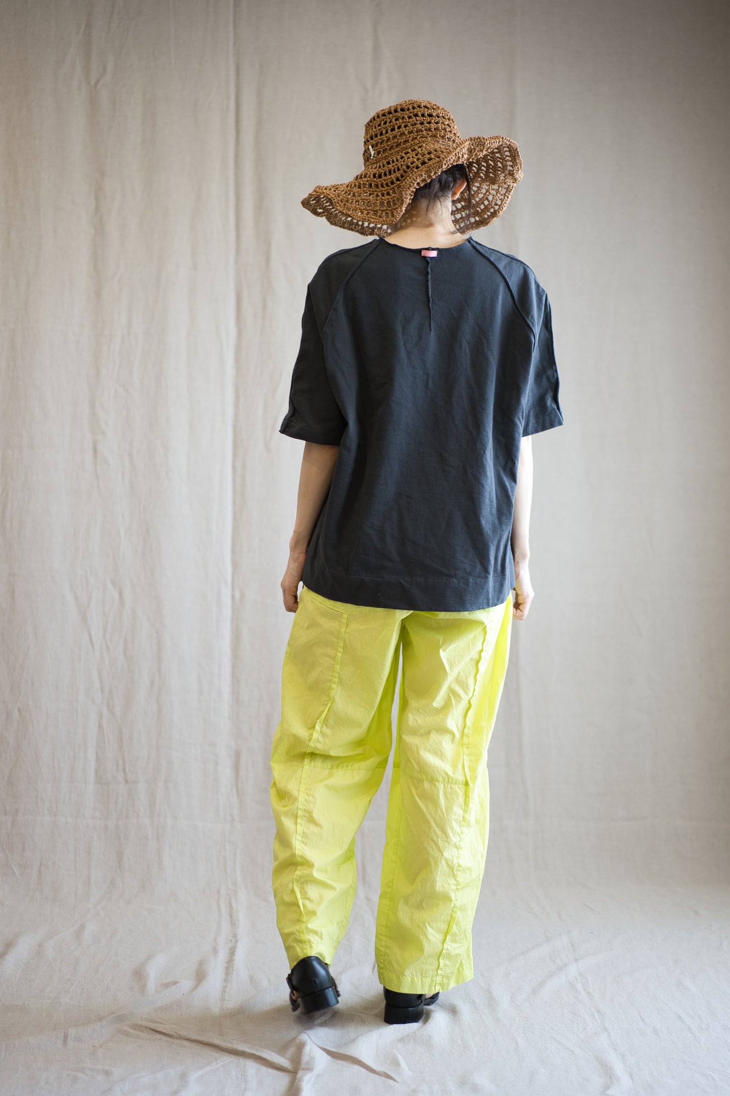 100番手タイプライターイージーパンツ/Superfine cotton loose-fitting pants/Lime green