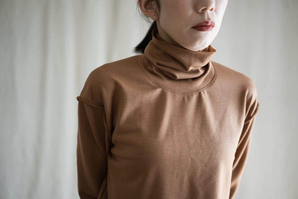 Milled Wool Out-seam Turtleneck/Beige