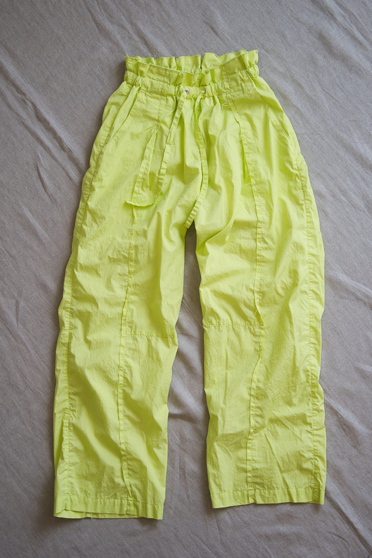 100番手タイプライターイージーパンツ/Superfine cotton loose-fitting pants/Lime green